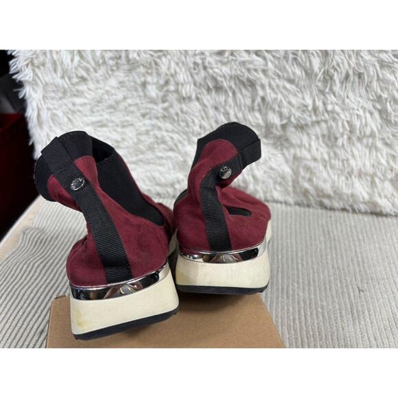 Kenneth Cole Reaction Shoes Womens Size 11 Red Cameron Chelsea Jogger SlipOn - Picture 3 of 8